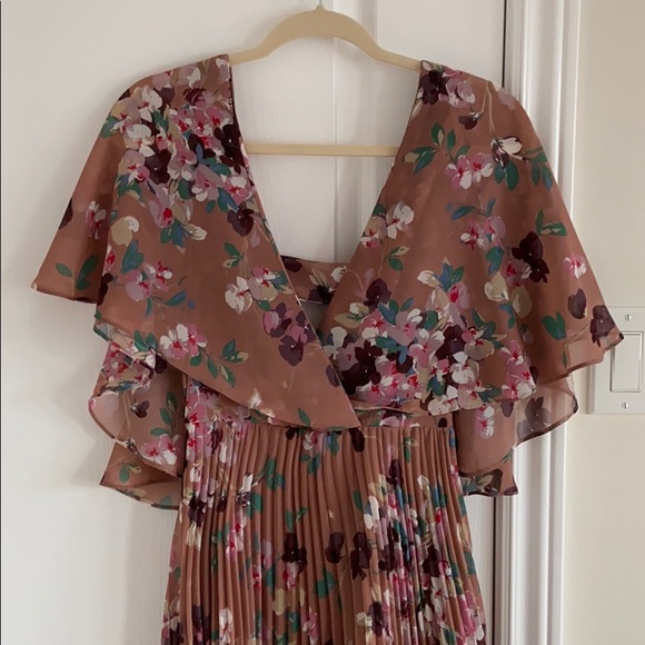 NWT ASOS Flutter Sleeve Floral Dress - Picture 4 of 7